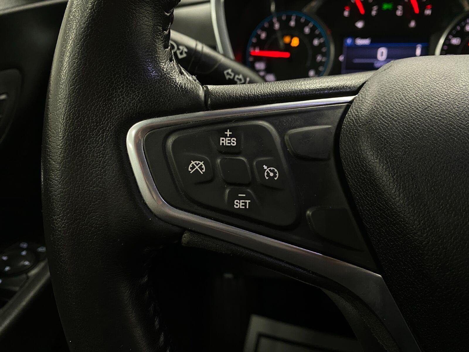 Used 2019 Chevrolet Equinox LT AWD/4WD image 16