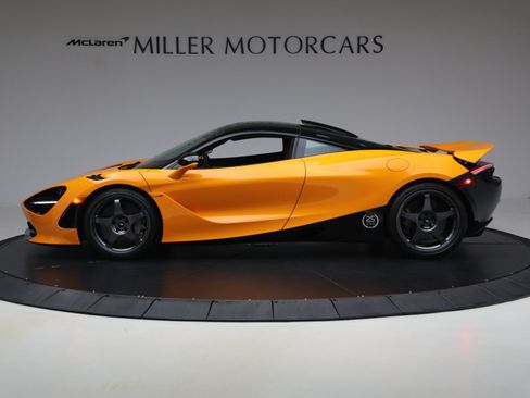 Used 2021 McLaren 720S RWD image 3