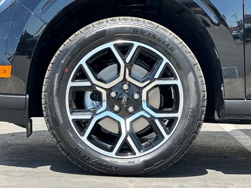 New 2025 Ford Maverick Lariat image 24