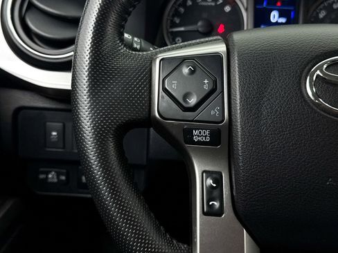 Used 2021 Toyota Tacoma SR5 RWD image 29