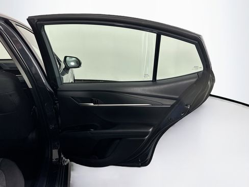 Used 2025 Toyota Camry LE image 30