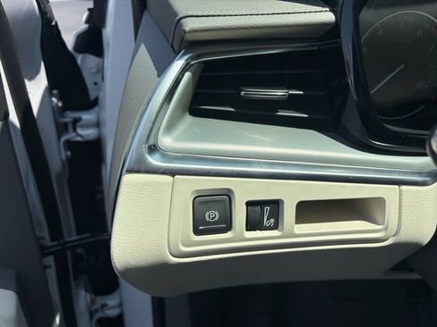 Certified 2024 Cadillac XT5 Premium Luxury w/ LPO, Floor Liner Package AWD/4WD image 21