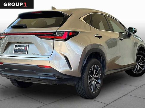 Used 2024 Lexus NX 250 FWD image 11