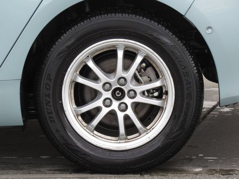 Certified 2022 Toyota Prius LE AWD/4WD image 10
