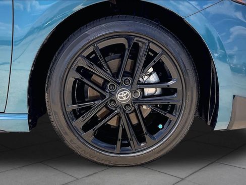 Used 2025 Toyota Camry SE FWD image 10