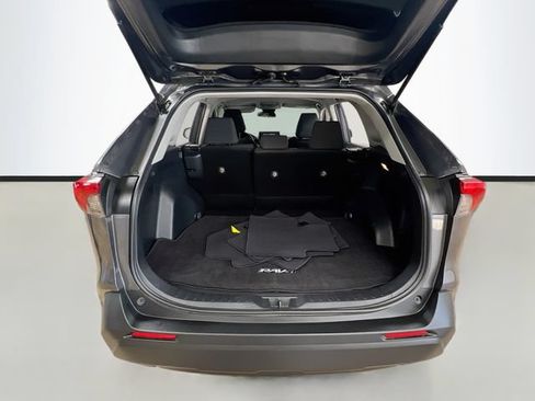 Used 2021 Toyota RAV4 LE w/ Carpet Mat Package (TMS) AWD/4WD image 24