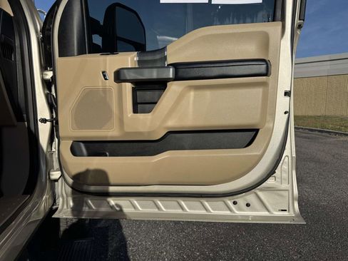Certified 2017 Ford F250 XLT w/ XLT Value Package image 27