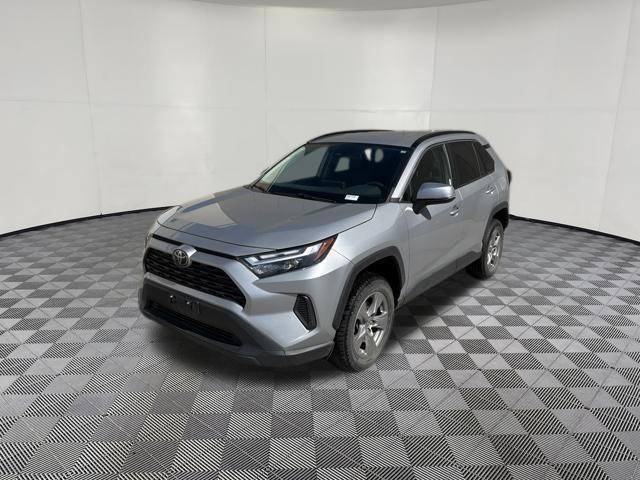 Used 2022 Toyota RAV4 XLE AWD/4WD image 12
