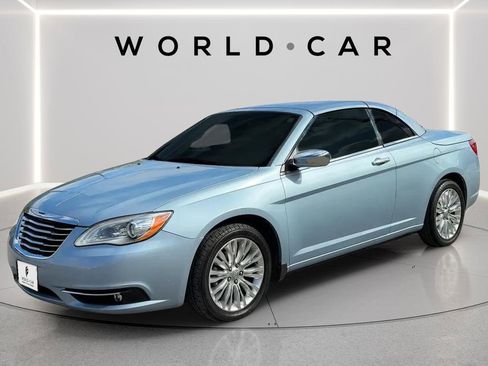 Used 2013 Chrysler 200 Limited FWD image 4