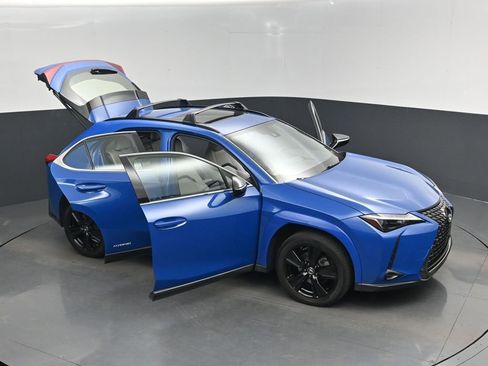 Used 2021 Lexus UX 250h w/ Premium Package AWD/4WD image 19