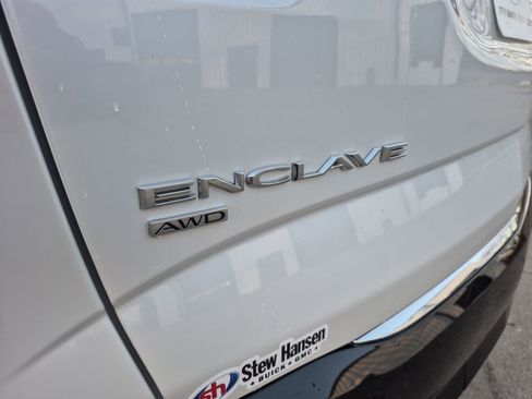 Used 2024 Buick Enclave Essence w/ Sport Touring Edition image 31