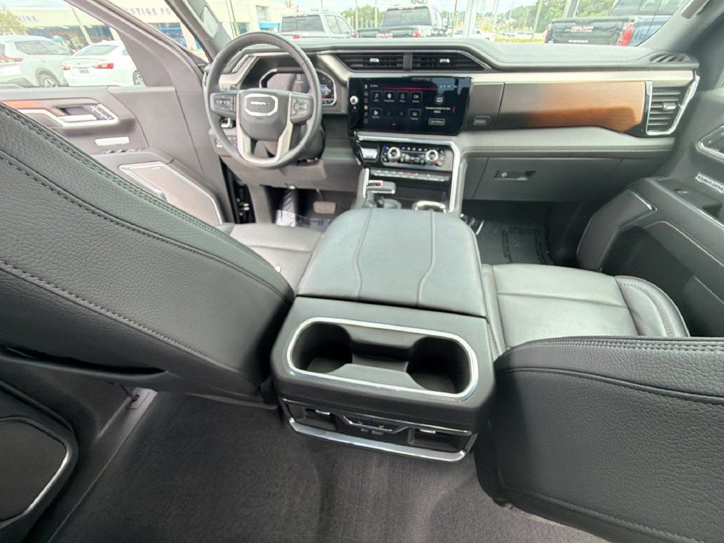 Used 2025 GMC Sierra 1500 Denali w/ Denali Reserve Package AWD/4WD image 12