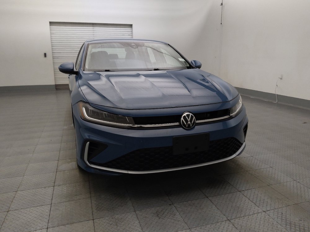 Used 2025 Volkswagen Jetta SE FWD image 14