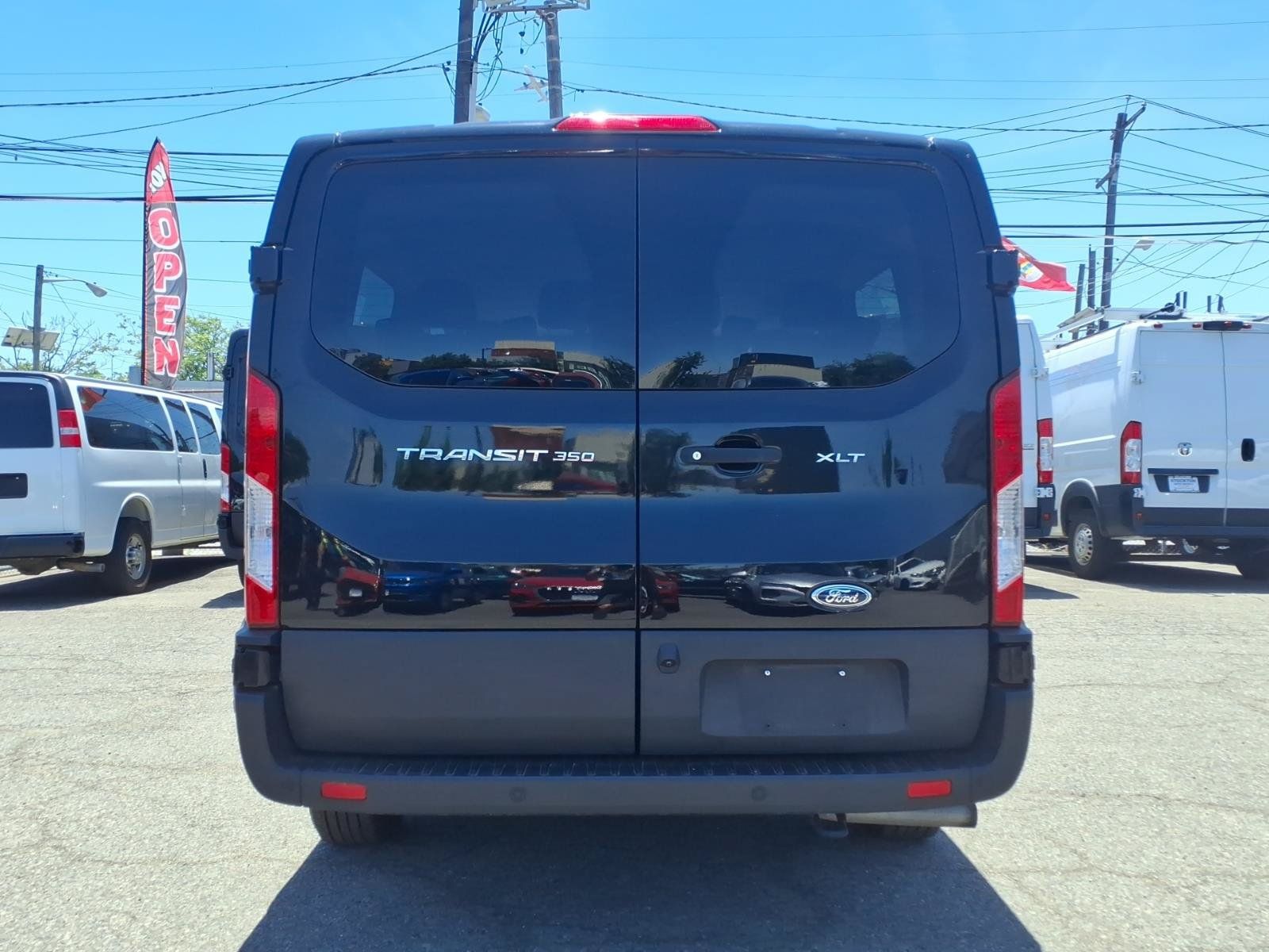 Used 2023 Ford Transit 350 XLT RWD image 6