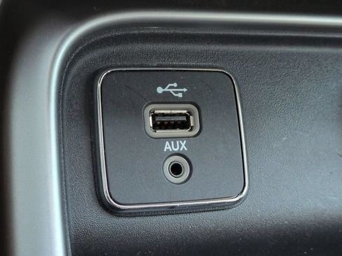 Used 2018 Jeep Compass Latitude FWD image 22