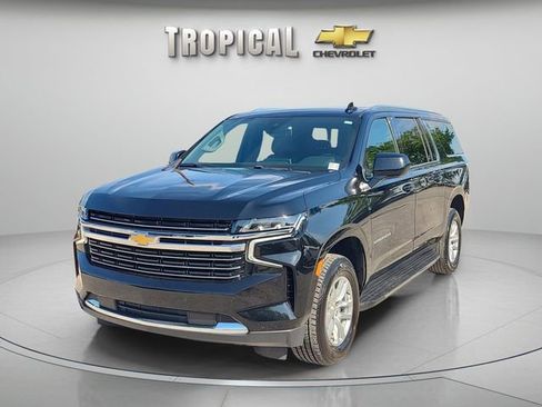 Used 2024 Chevrolet Suburban LT AWD/4WD image 1