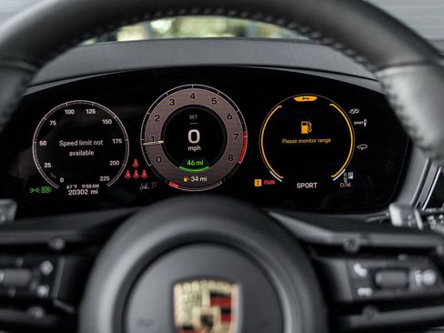 Used 2024 Porsche Cayenne Turbo image 30