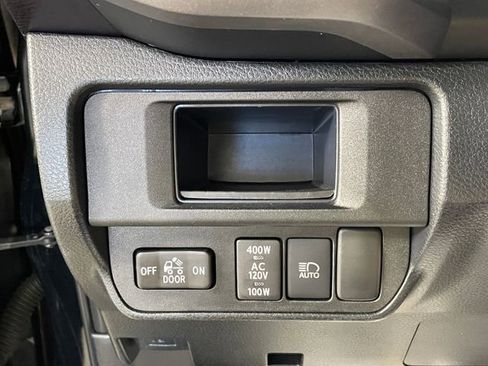 Used 2019 Toyota Tacoma TRD Off-Road w/ Technology Package AWD/4WD image 14