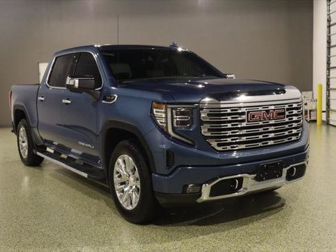 Used 2025 GMC Sierra 1500 Denali AWD/4WD image 1