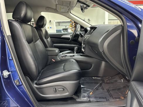 Used 2020 Nissan Pathfinder SL AWD/4WD image 19