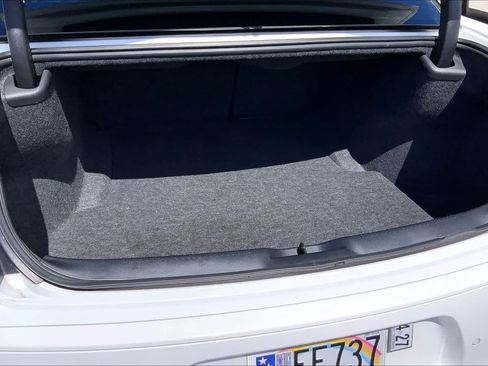 Used 2023 Chrysler 300 C RWD image 18