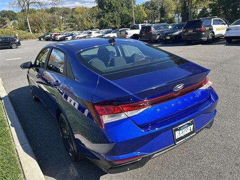 Used 2023 Hyundai Elantra SEL image 6