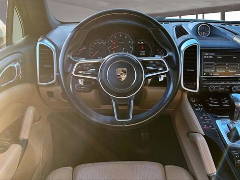 Used 2016 Porsche Cayenne image 5