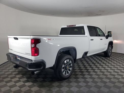 New 2026 Chevrolet Silverado 2500 Custom w/ Custom Value Package AWD/4WD image 4