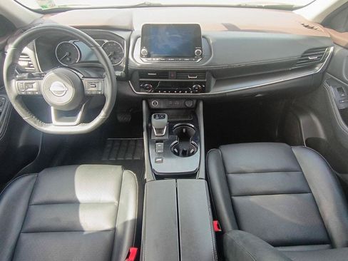 Used 2023 Nissan Rogue SV w/ SV Premium B Package FWD image 15