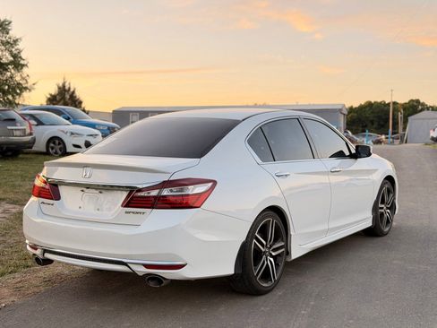 Used 2017 Honda Accord Sport image 5