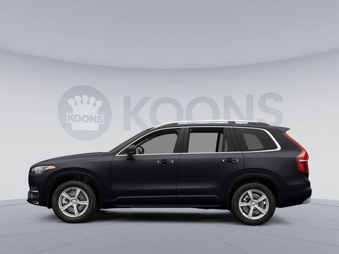 Used 2017 Volvo XC90 T6 Momentum w/ Vision Package AWD/4WD image 4