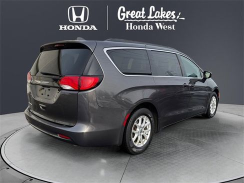 Used 2020 Chrysler Voyager Lxi image 5
