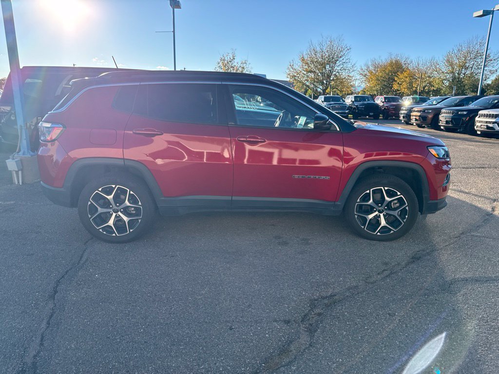 Used 2025 Jeep Compass Limited AWD/4WD image 5