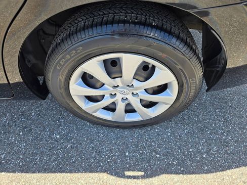 Used 2016 Toyota Corolla LE FWD image 13