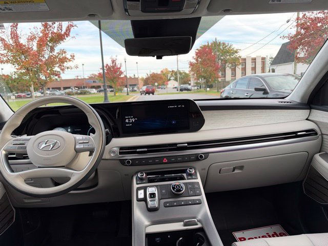 Used 2024 Hyundai Palisade Calligraphy AWD/4WD image 3