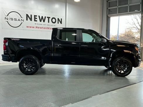 Used 2024 Chevrolet Silverado 1500 Custom Trail Boss w/ LPO, Dark Essentials Package image 23