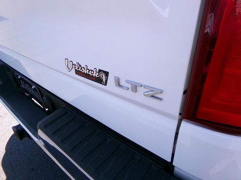 Used 2021 Chevrolet Silverado 1500 LTZ w/ Z71 Off-Road Package AWD/4WD image 15