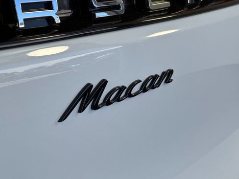 Certified 2026 Porsche Macan AWD/4WD image 34
