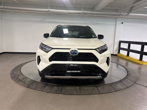 Used 2022 Toyota RAV4 XSE AWD/4WD image 3