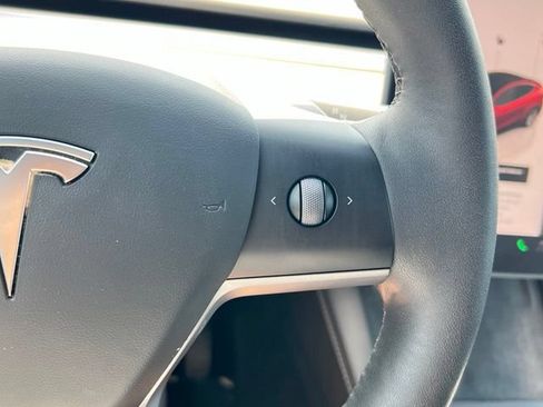 Used 2023 Tesla Model Y Long Range AWD/4WD image 22