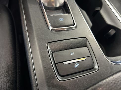 Used 2020 Ford Fusion Energi Titanium FWD image 34