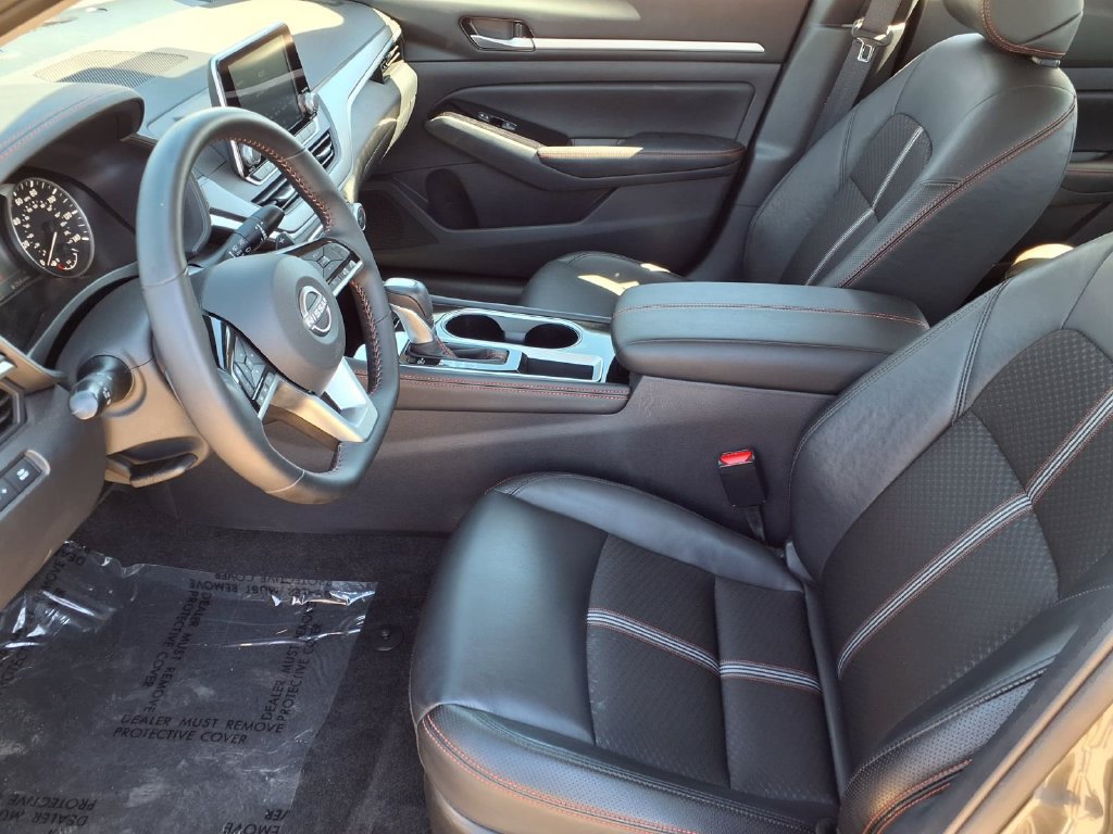 Certified 2025 Nissan Altima 2.5 SR FWD image 13