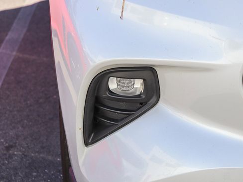 Used 2023 Toyota Highlander Limited image 7