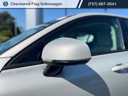 Used 2020 Volvo S60 T5 Momentum FWD image 2