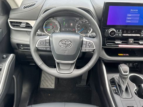 New 2026 Toyota Highlander XLE AWD/4WD image 16