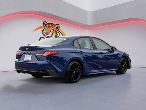 Certified 2025 Toyota Camry SE image 5