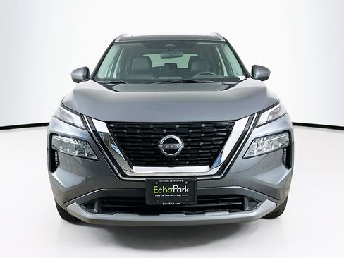 Used 2023 Nissan Rogue SV w/ SV Premium B Package image 2