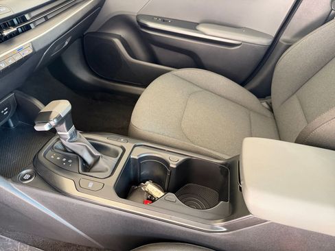 Used 2025 Kia K4 LXS FWD image 37