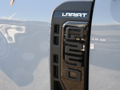 New 2026 Ford F250 Lariat w/ Black Appearance Package AWD/4WD image 47