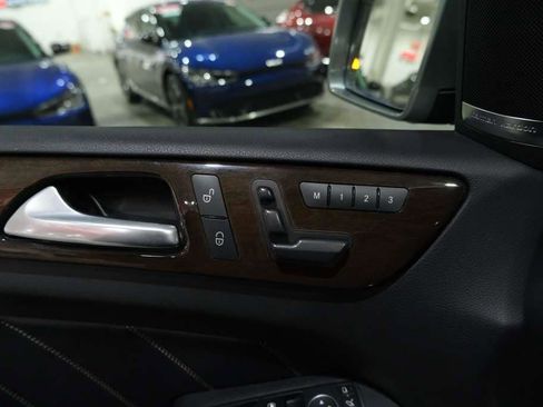 Used 2015 Mercedes-Benz GL 450 4MATIC w/ Parking Assist Package image 19